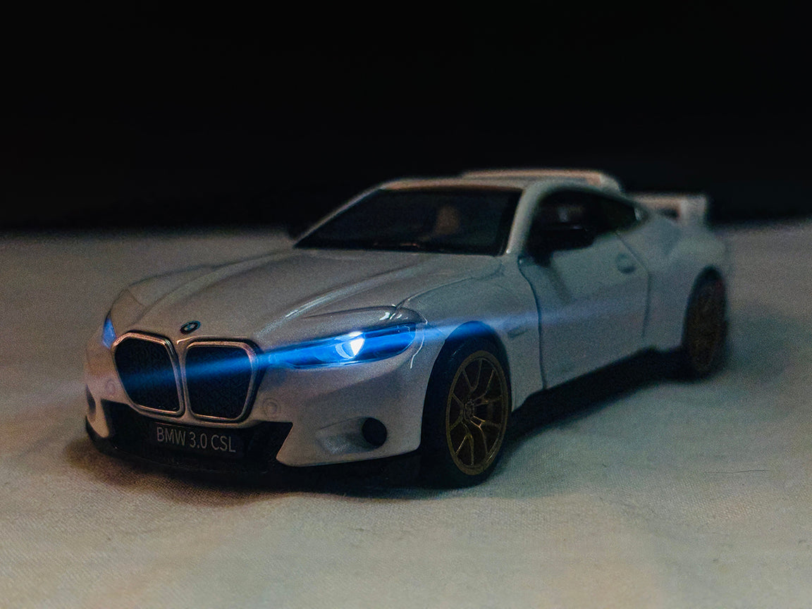1:34 Scale BMW 3.0 CSL Heritage Edition Die-cast Car, High-Quality Metal Alloy Model for Vintage Car Enthusiasts Realistic Model Gift for Kids, Boys & Diecast Collectors