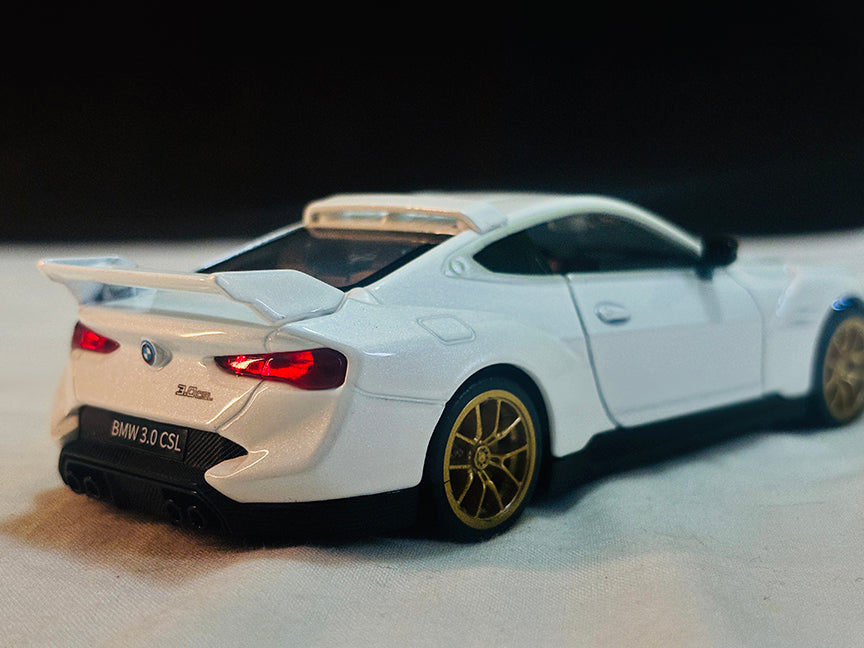 1:34 Scale BMW 3.0 CSL Heritage Edition Die-cast Car, High-Quality Metal Alloy Model for Vintage Car Enthusiasts Realistic Model Gift for Kids, Boys & Diecast Collectors