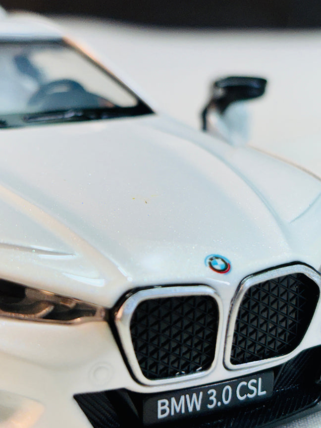 1:34 Scale BMW 3.0 CSL Heritage Edition Die-cast Car, High-Quality Metal Alloy Model for Vintage Car Enthusiasts Realistic Model Gift for Kids, Boys & Diecast Collectors